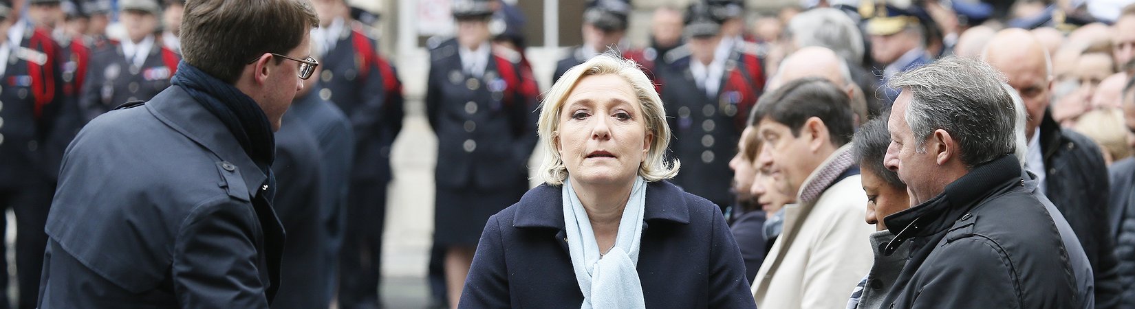 Le Pen abandona de forma temporal el liderazgo del Frente Nacional