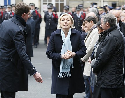 Le Pen abandona de forma temporal el liderazgo del Frente Nacional