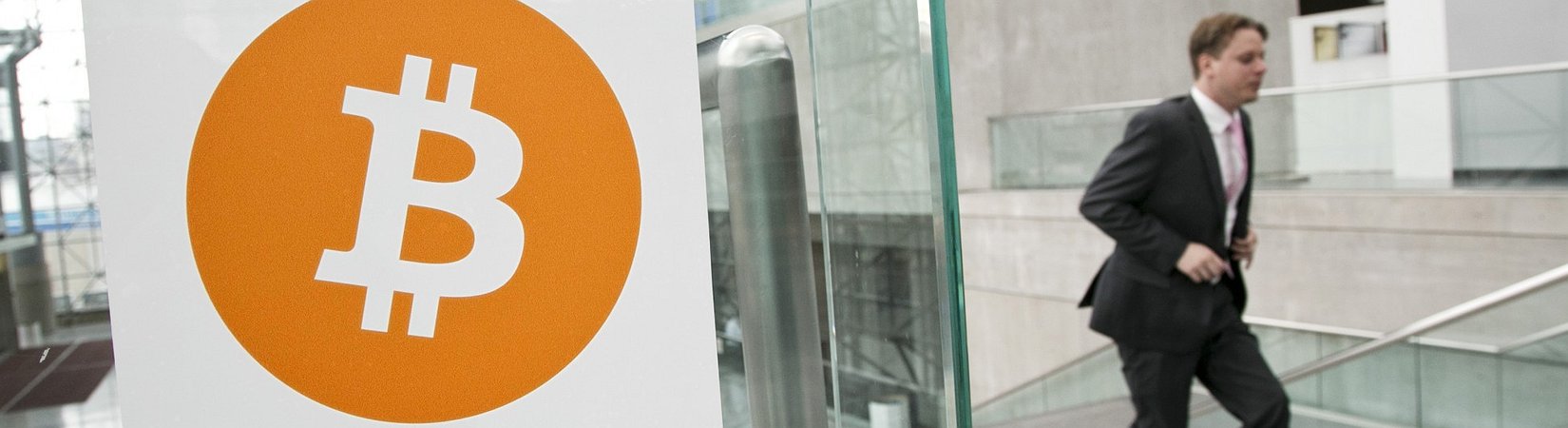 النقود الإلكترونية: شيء عديم الفائدة أم مصدر حقيقي للدخل