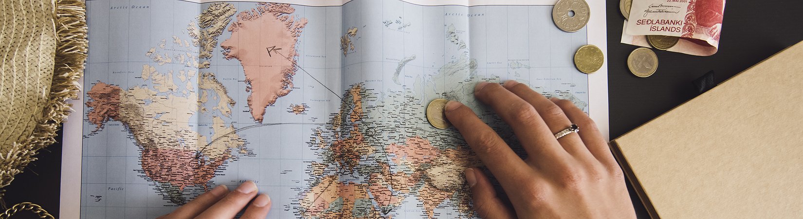 الانفصال عن الواقع: لمذا ننفق المال بغباء