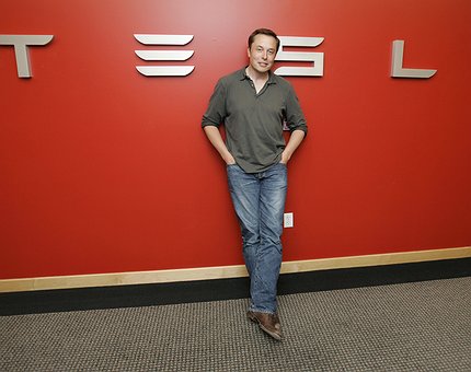 Elon Musk: la produzione della Tesla Model 3 inizia venerdì