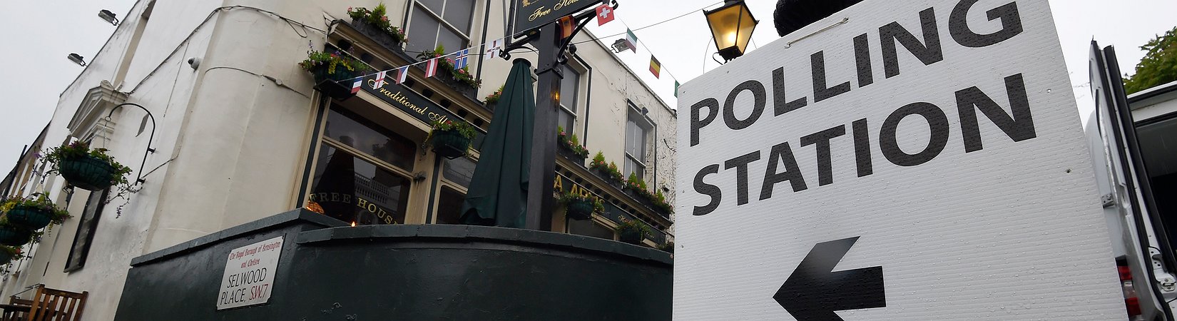 Il voto sul Brexit è finalmente arrivato. Milano positiva, spread in calo