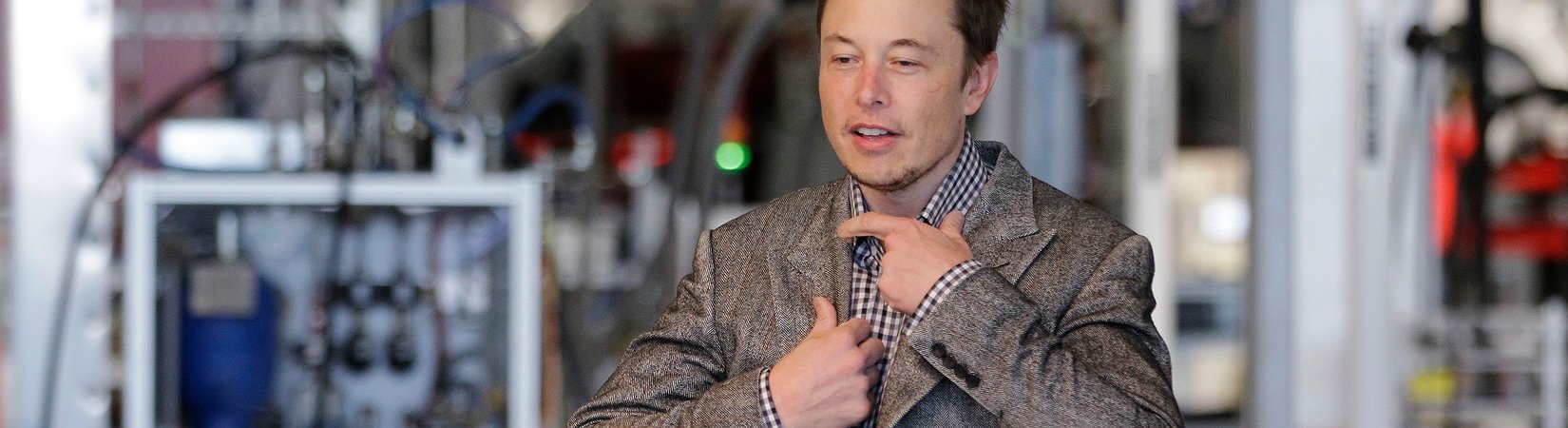 Musk pregunta en Twitter si Tesla debería aceptar Dogecoin