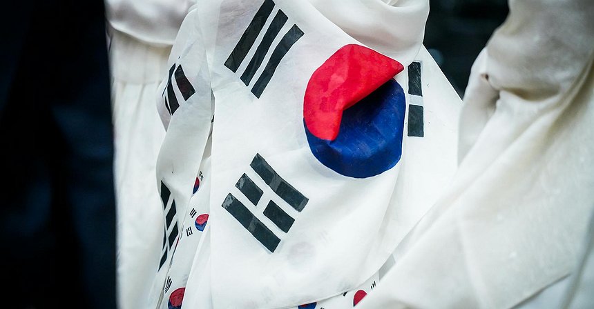 South Korea's Presidential Frontrunner Vows to Approve Bitcoin ETFs