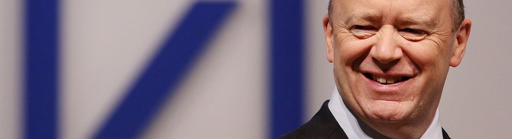 Deutsche Bank, utili oltre le attese ma ricavi in calo del 10%