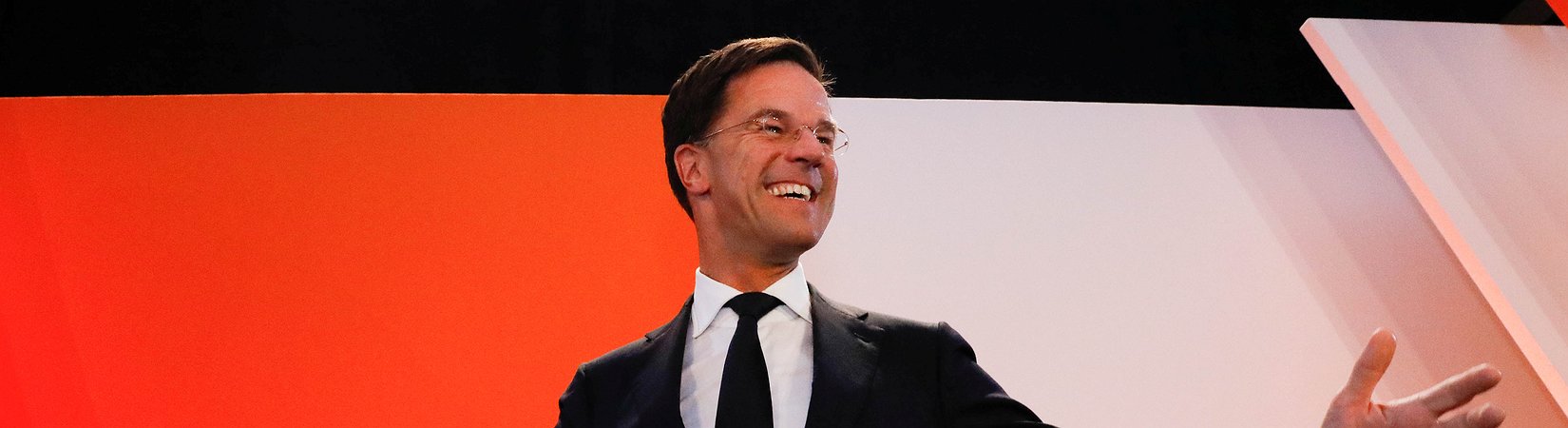 Gli elettori olandesi confermano il premier liberale Mark Rutte