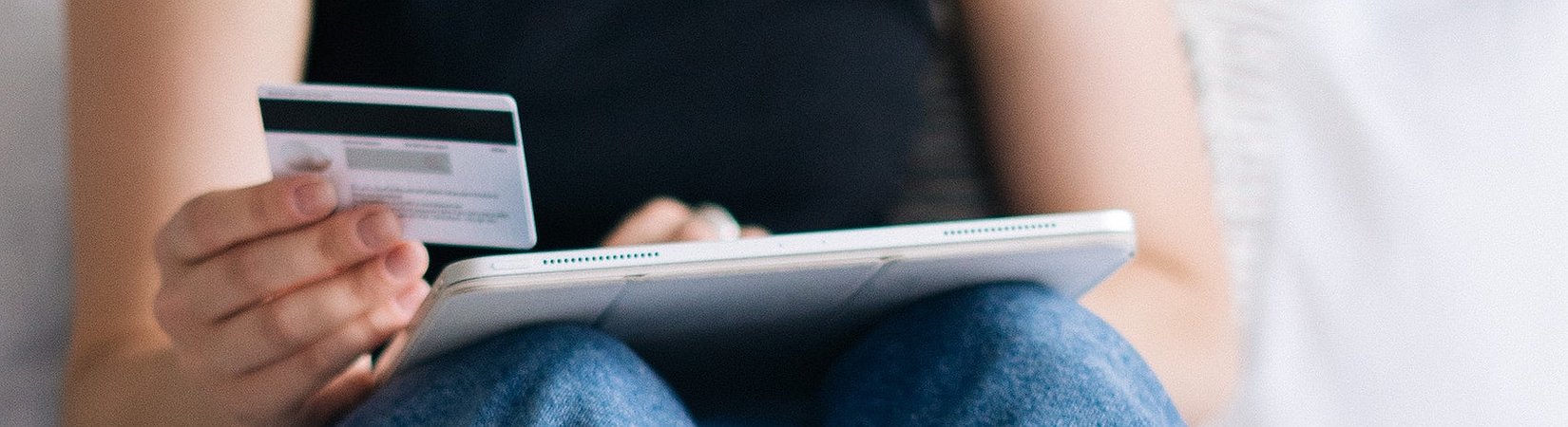 El intercambio Coinbase presenta una tarjeta de criptomonedas para los residentes de EE. UU.