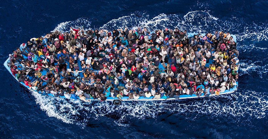 أوروبا تغرق في المهاجرين