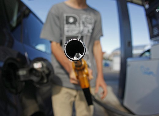 Venezuela acepta el Petro en las gasolineras del país