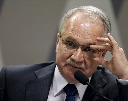 Juiz do Supremo Tribunal do Brasil ordena investigação de nove ministros