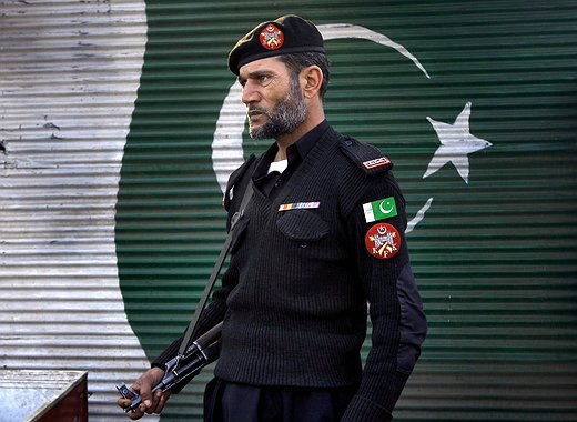 Pakistan, università attaccata dai terroristi
