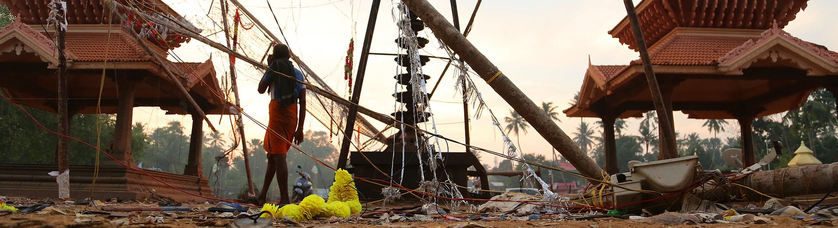 Più di 100 persone sono morte in un incendio a Kerala in India