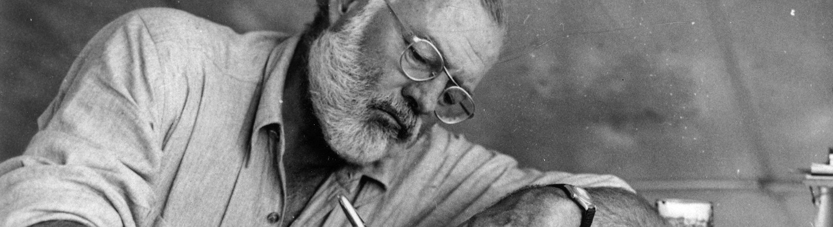  عشرة قواعد من إرنست هيمينغواي