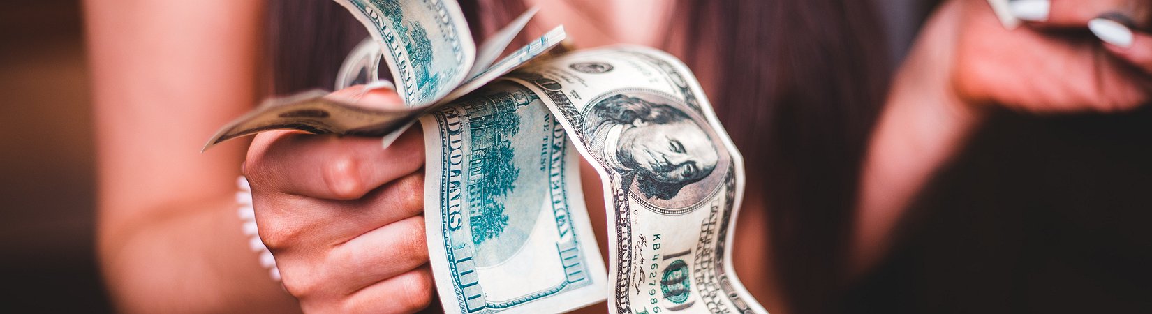Стоит ли сегодня покупать доллары или подождать