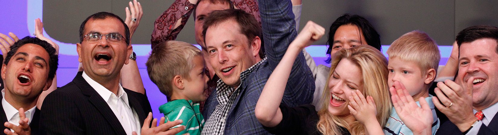 De los coches a la energía solar: la historia de Tesla en fotos