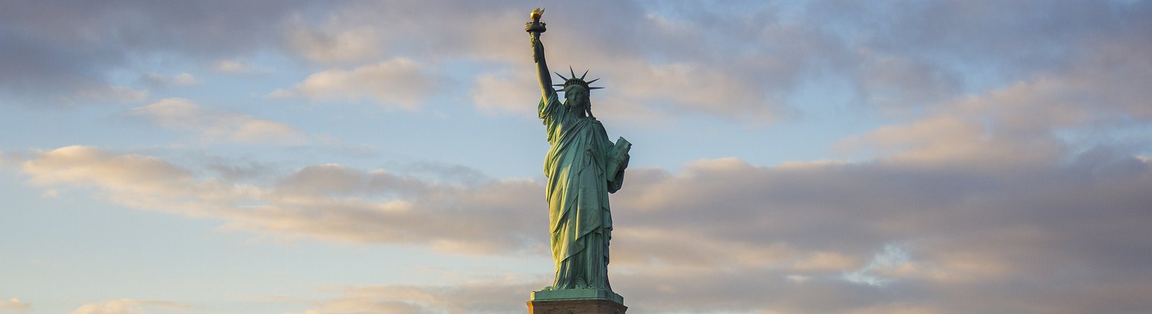 استعداد الولايات المتحدة للدولار القوي 