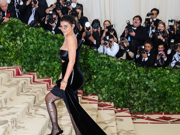 ¿Cómo se gastan su dinero y tiempo los 5 multimillonarios más jóvenes del mundo?