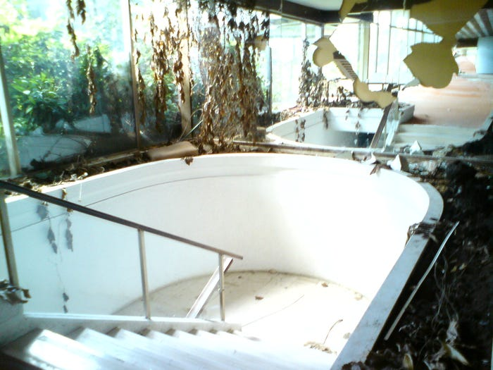 10 famosas y costosas construcciones que han sido abandonadas