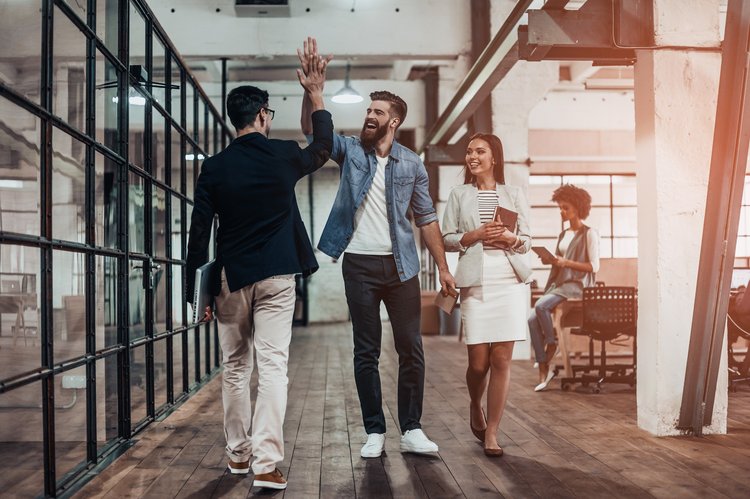 13 maneras de ser más feliz en el trabajo