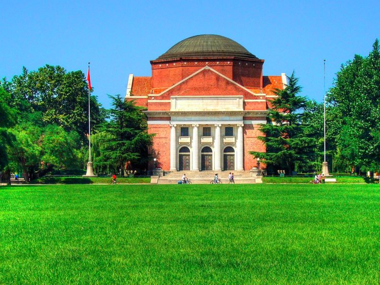 ¿Por qué no necesitas un título universitario para tener éxito?