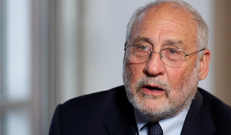 Nobel Laureate Economist: Only Fool Would Trust Facebook