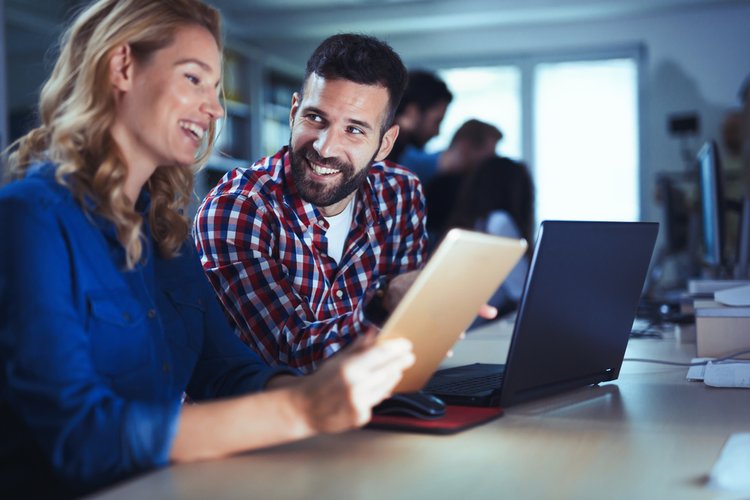 Come mantenere un atteggiamento positivo sul posto di lavoro