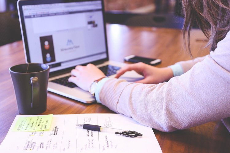 3 mentiras que la cultura de los trabajos secundarios te hace creer
