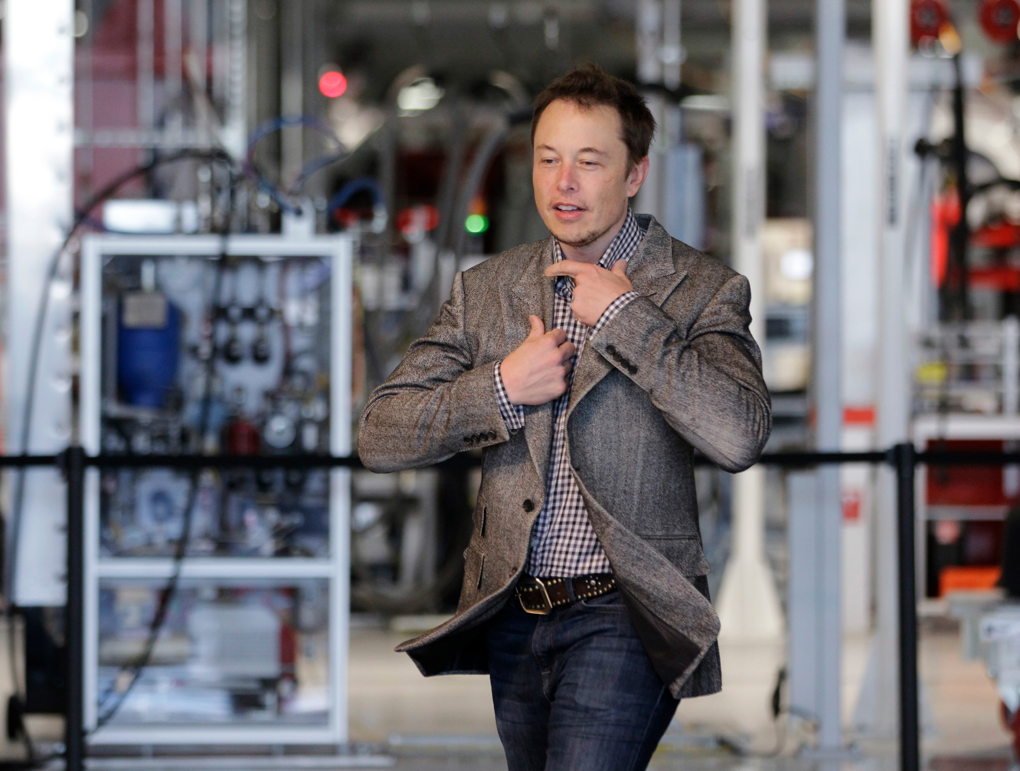 Маск сити. Илон Маск. Маск Илон Маск. Илон Маск в жизни. Elon Musk Tesla.