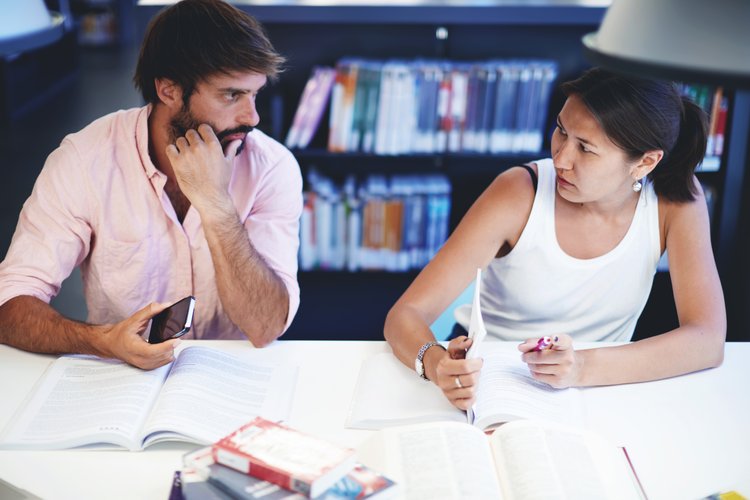6 señales de que estás intimidando a tus compañeros de trabajo, y cómo evitarlo