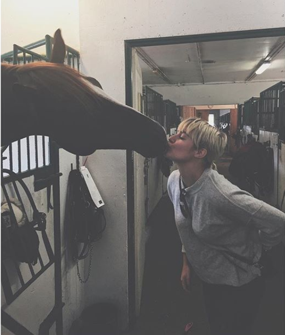 ¿Cómo se gastan su dinero y tiempo los 5 multimillonarios más jóvenes del mundo?